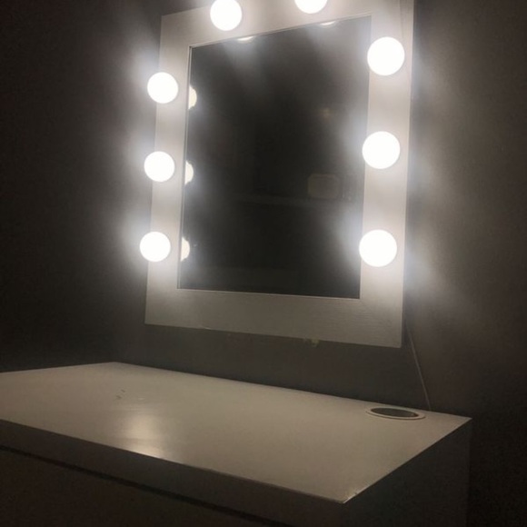 Vanity Mirror - Picture 4 of 4